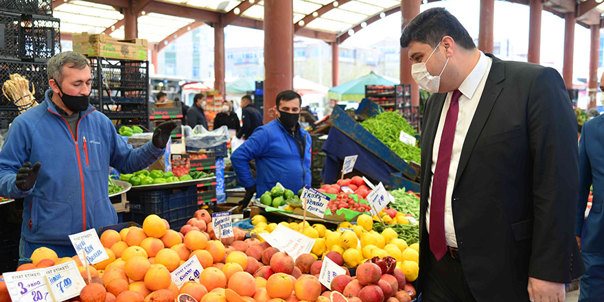 Başkan Oğuz’dan pazarcı esnafına destek