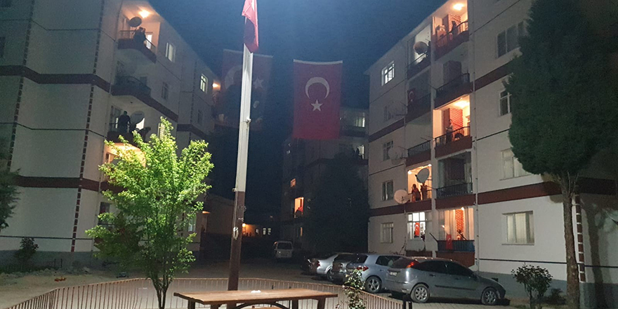 Ankaralılar balkonlara sığmadı