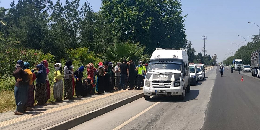 Adana'da 14 kişilik araçtan 35 kişi çıktı