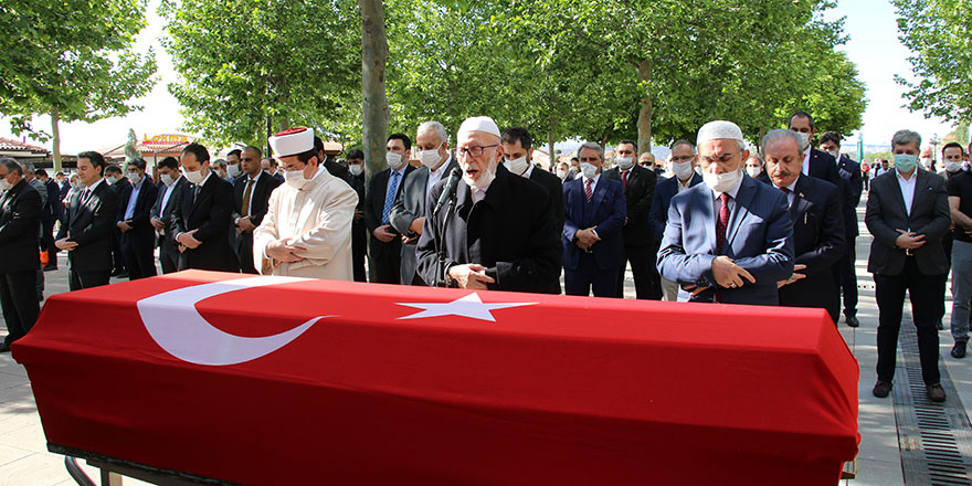 Ahmet Tekdal son yolculuğuna uğurlandı