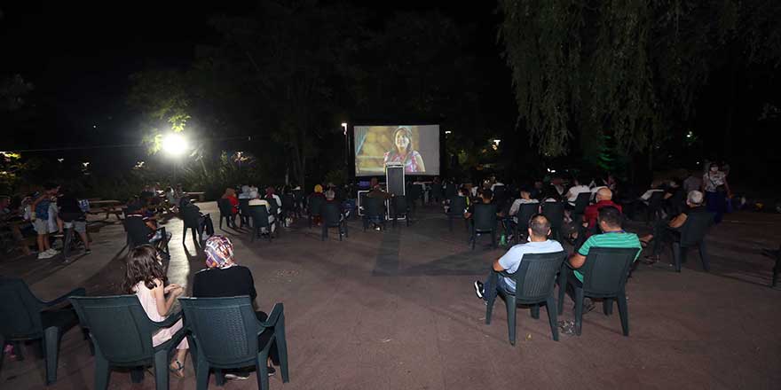 Yenimahalle’de açık hava sinema keyfi başladı