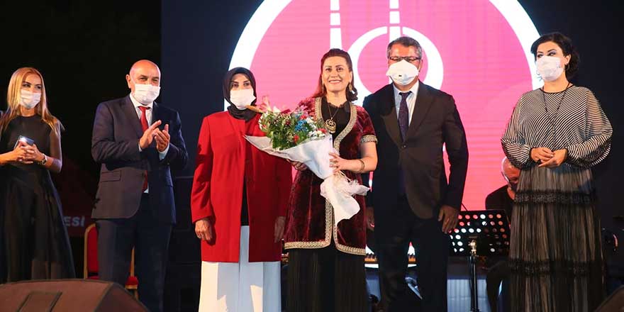 Azerin Keçiören'de konser verdi