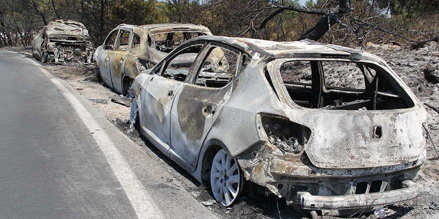 Yangında bilanço ağır oldu: 58 araç yandı