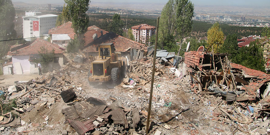 17 gecekondunun yıkımına başlandı