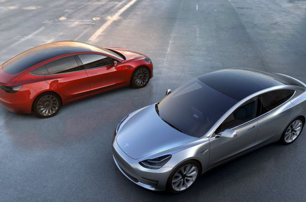 Tesla, 2.2 Milyon aracı geri çağırıyor