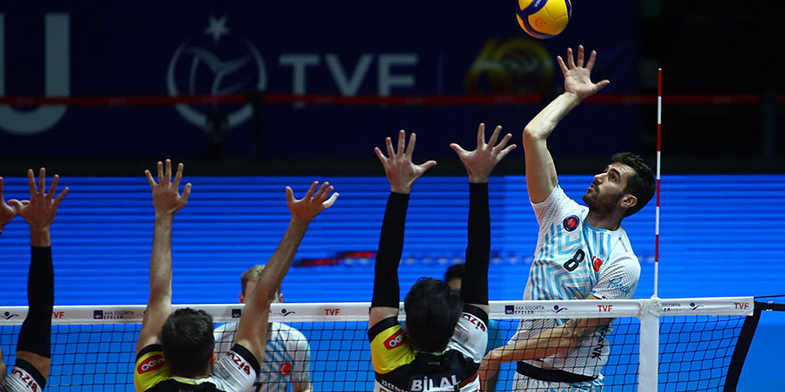 Halkbank fırtına gibi: 3-0