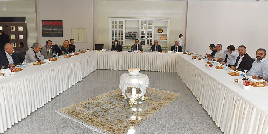 Ankara’nın yerel gazetelerine bilboardlı destek