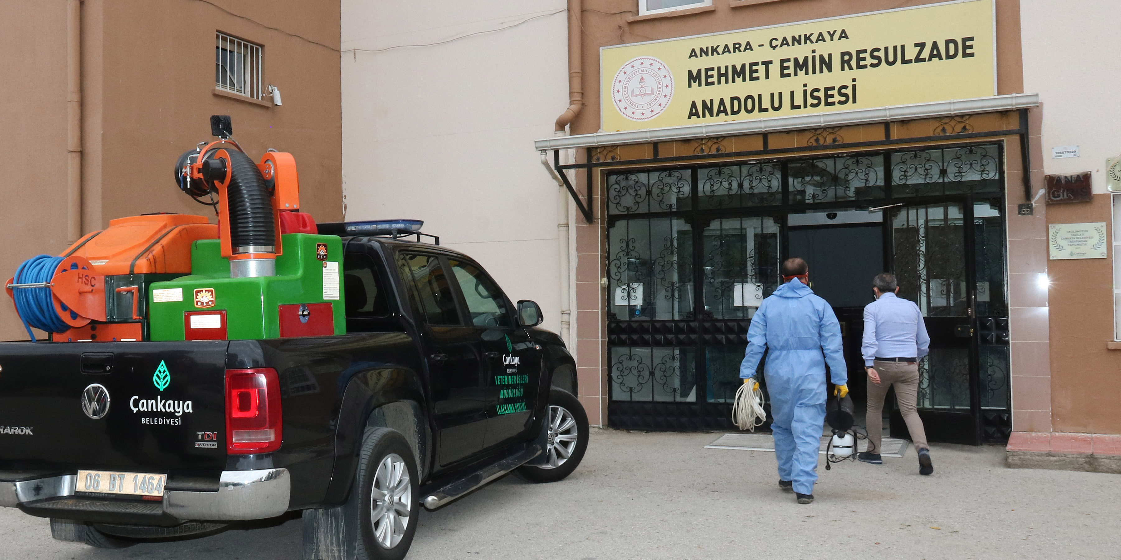 Çankaya Belediyesi okulları dezenfekte ediyor