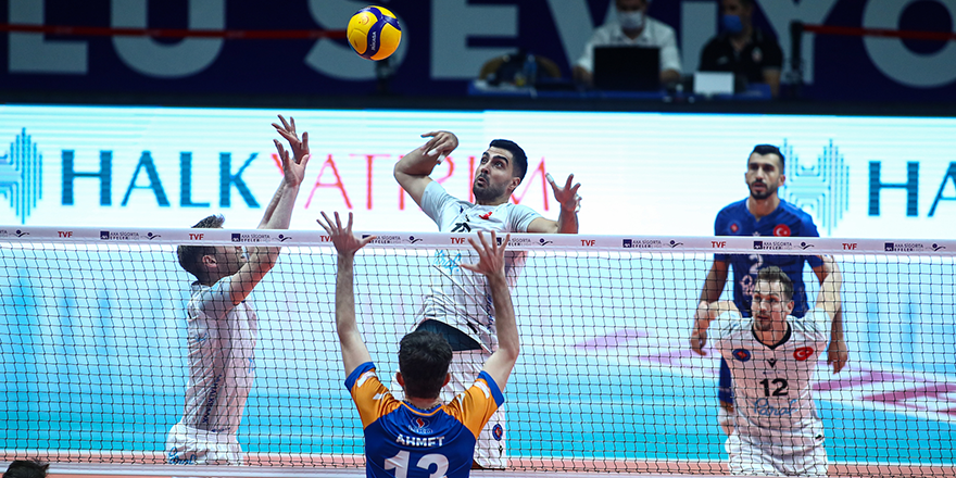 Halkbank kısa kesti: 3-1