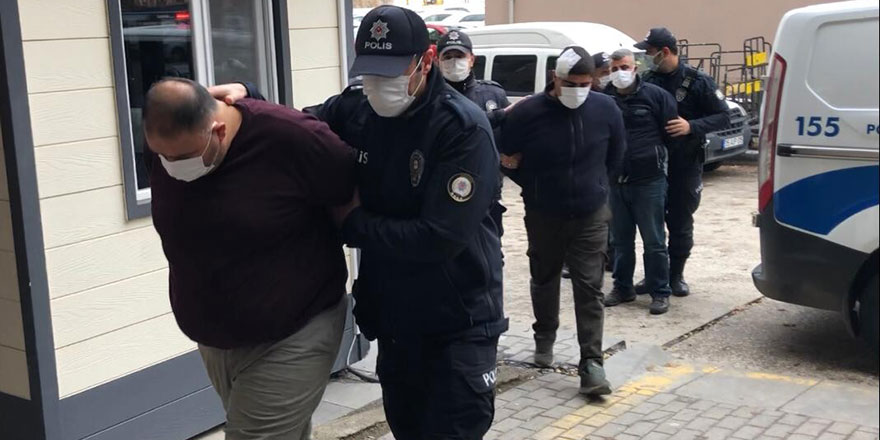 Alkollü yakalanan FETÖ'cüler polise saldırdı