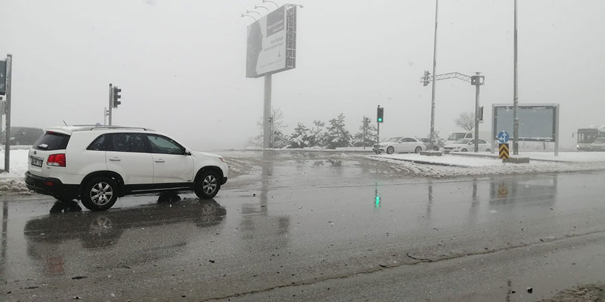 Kar sonrası sis trafikte zor anlar yaşattı