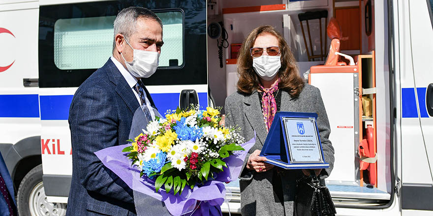 Emekli öğretmenden anlamlı bağış