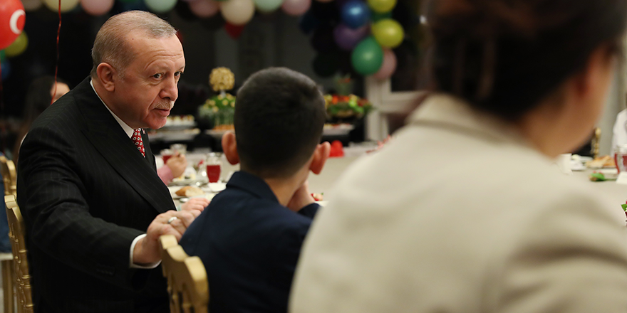 Erdoğan, çocuklarla iftarda buluştu