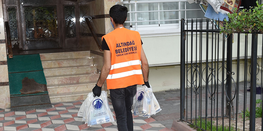 Altındağ'da her haneye çöp poşeti