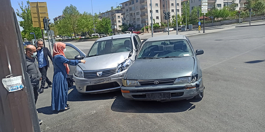 Ankara'da trafik kazası: 2 yaralı