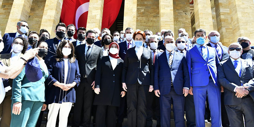 İYİ Parti lideri Akşener'den Anıtkabir'e ziyaret