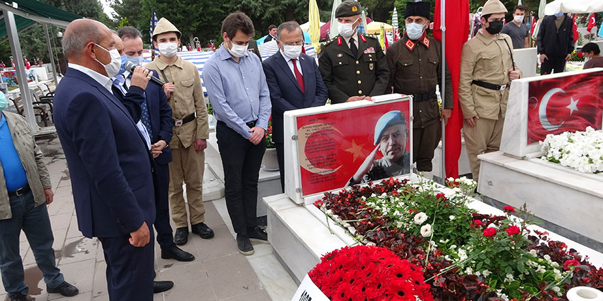 Tümgeneral Aydoğan Aydın kabri başında anıldı