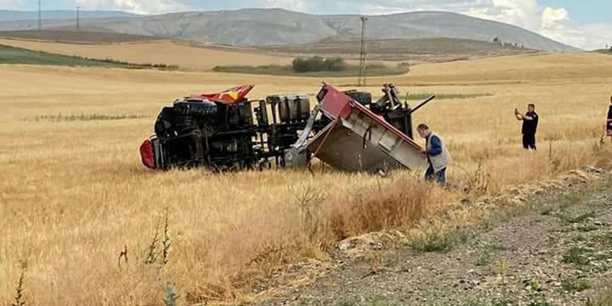 Yangına giden itfaiye aracı devrildi: 1'i ağır 3 yaralı