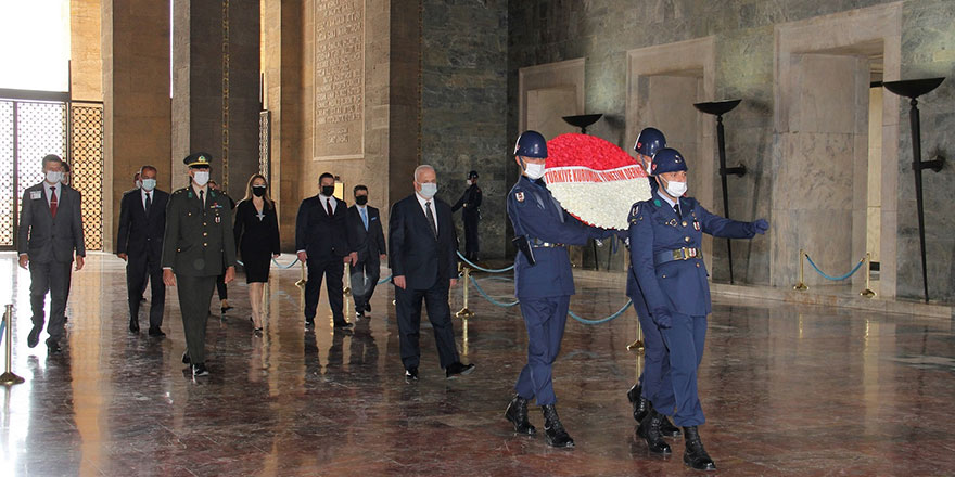 TKYD heyeti Anıtkabir’i ziyaret etti