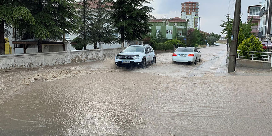 Polatlı’da sel hayatı olumsuz etkiledi