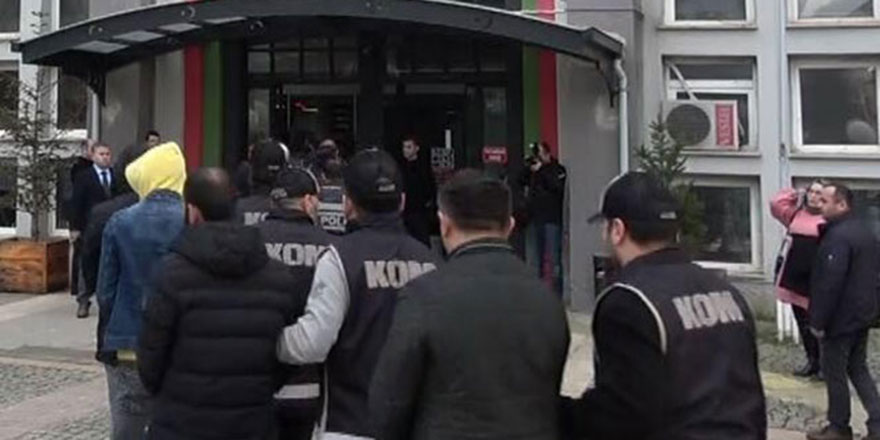 Başkent'te oto galeri görünümü altında tefecilik yapan 14 kişi yakalandı