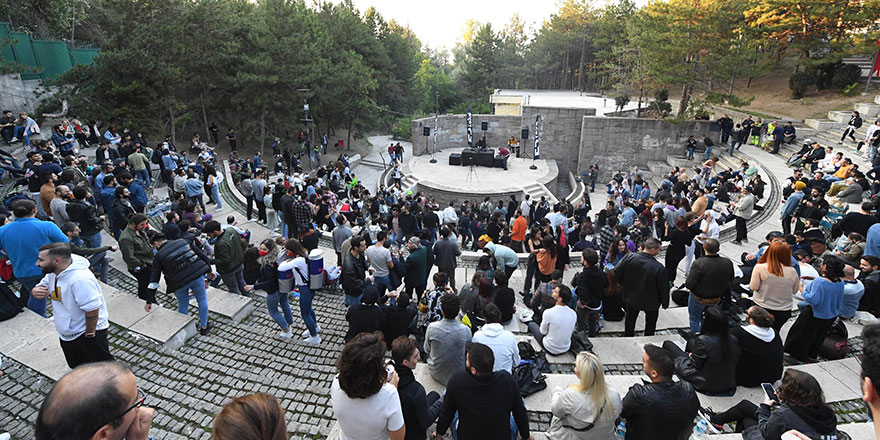 Elektronik Müzik Festivali Başkentli gençlerden yoğun ilgi görüyor