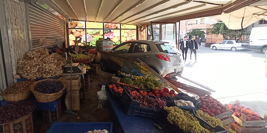 Otomobil marketin manav reyonuna daldı