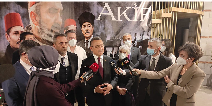 Oktay, “Akif” filminin Ankara Galasına katıldı