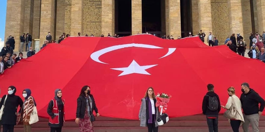 Epilepsi kısa film için Anıtkabir’de bayrak açtılar