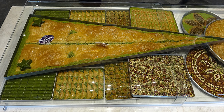 150 kişilik baklava dilimi görenleri şaşırtıyor