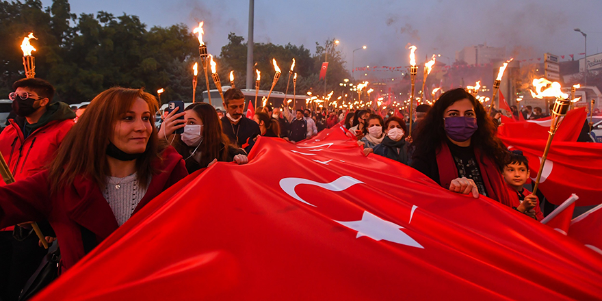 Başkent’te Cumhuriyet coşkusu sokaklara taştı