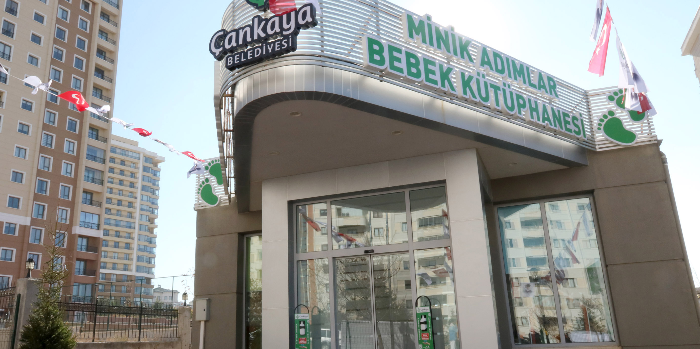 Minik Adımlar Bebek Kütüphanesi açıldı