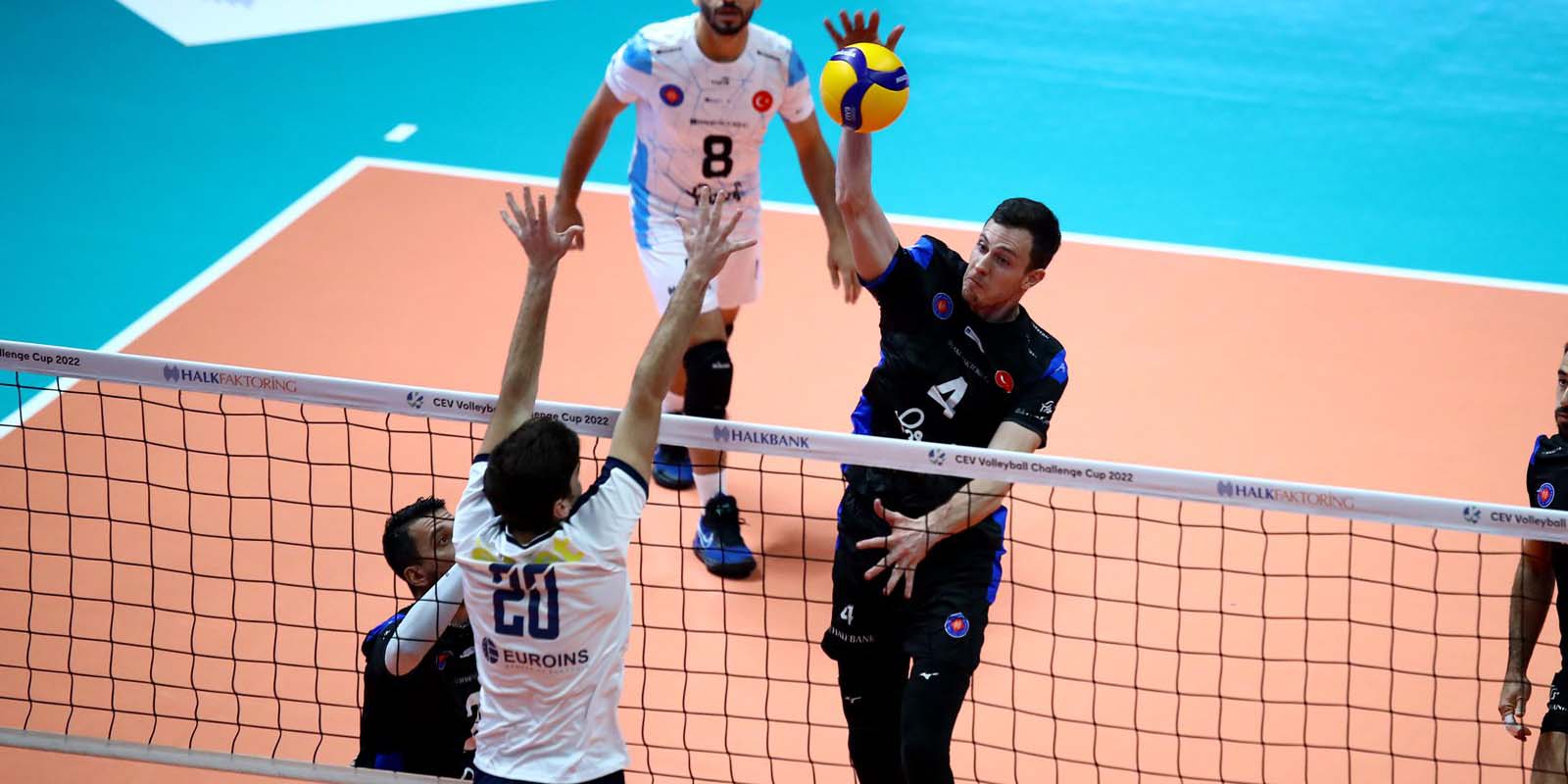 Halkbank son 32 takım arasında