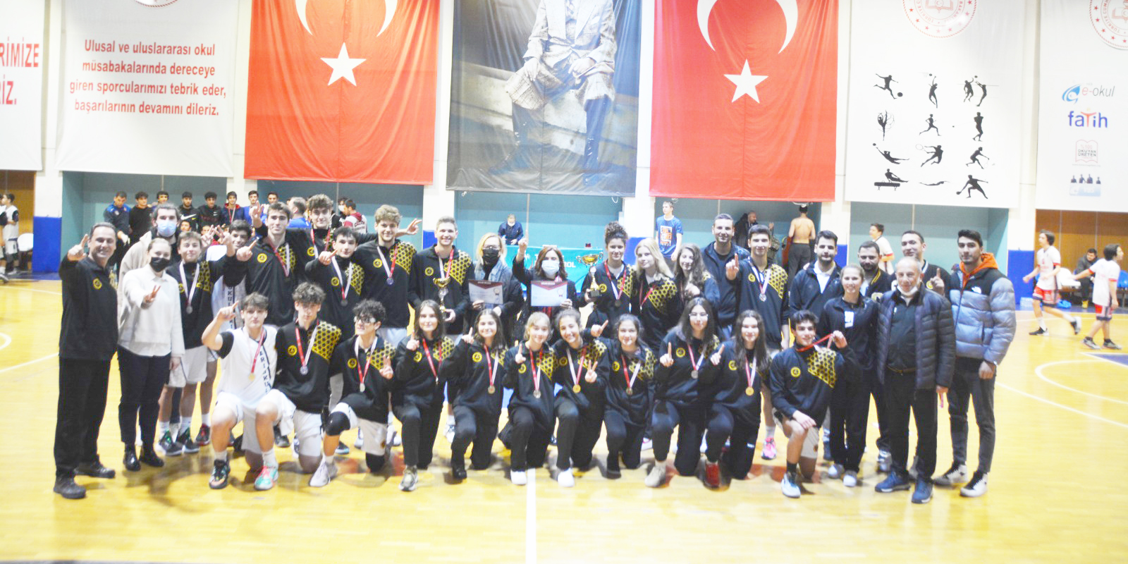 Siyah sarı Ankara’da şampiyon Arı
