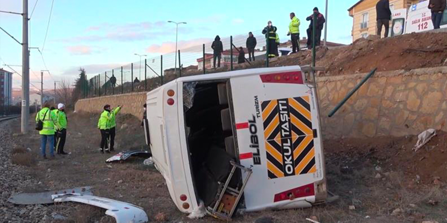 Kırıkkale'de işçi servisi devrildi: 15 yaralı