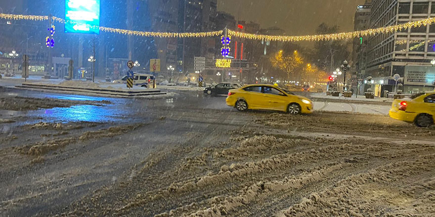 Ankara’da kar yağışı etkili oldu