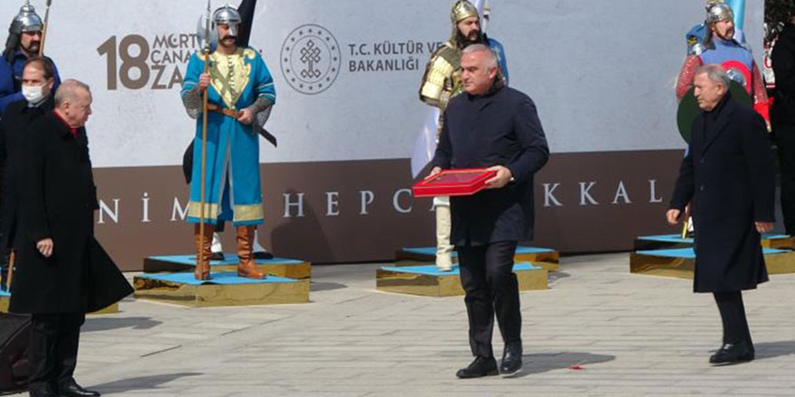 129 yıllık Osmanlı sancağı devir teslim töreni yapıldı