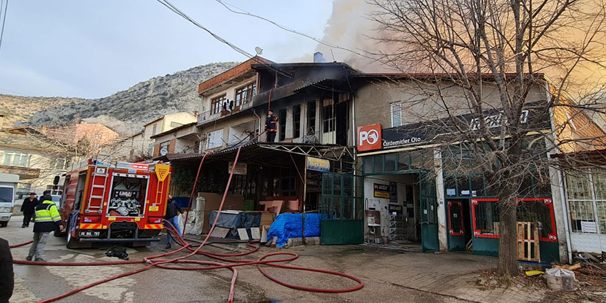 Nallıhan'da dükkan yangını