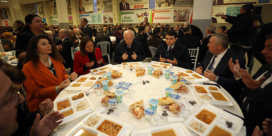 DP Genel Başkanı Uysal Yenimahalle’de iftar yaptı