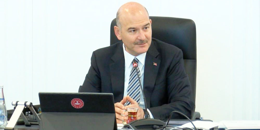 Soylu, yeni kimlik, ehliyet ve Mavi Kartı tanıttı