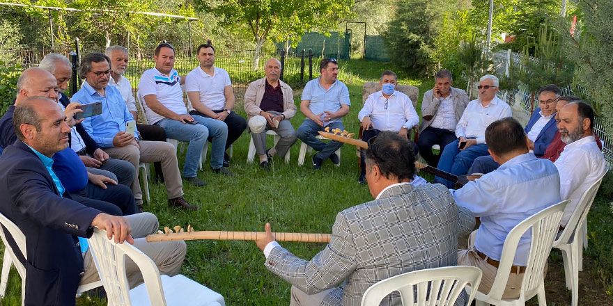 Kırşehirliler Kani Araz’ın bahçesinde bir araya geldi