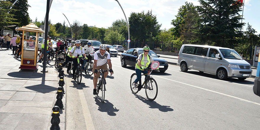 Başkentte pedallar koruyucu aileler için çevrildi