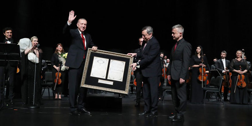 Cumhurbaşkanı Erdoğan, İtalya Başbakanı Draghi ile konser izledi