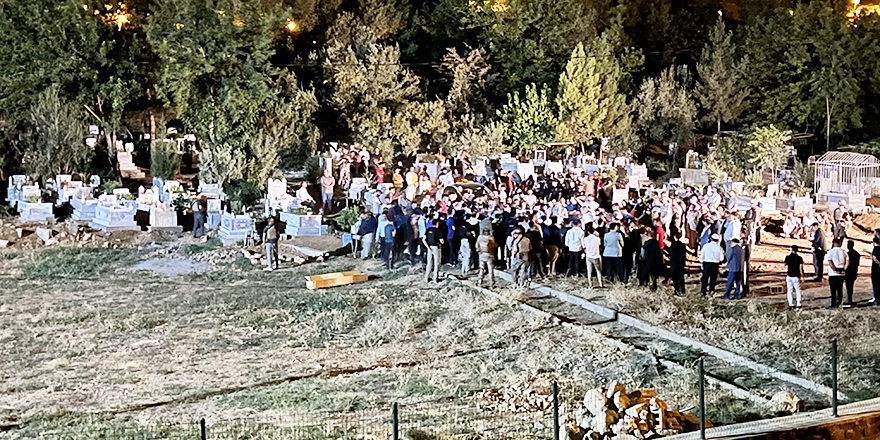 Bakan Soylu, Derik'teki kazada hayatını kaybedenlerin cenaze törenine katıldı