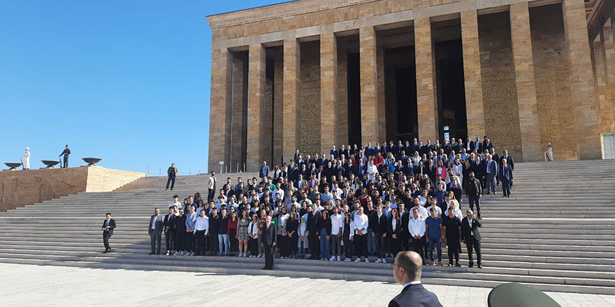 CHP, kuruluşunun 99’uncu kuruluş yıldönümünde Anıtkabir’de