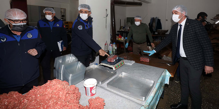 Merdiven altı köfte imalathanesine baskın