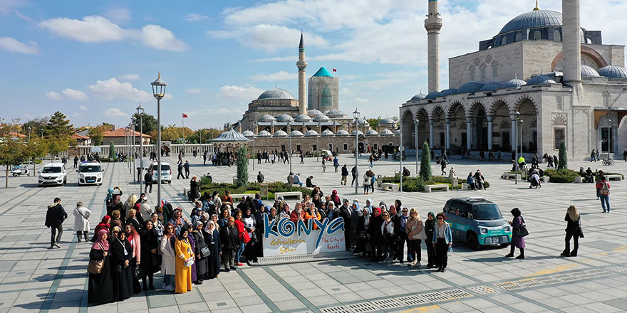 Gençler Kapadokya’da, kadınlar Konya’da