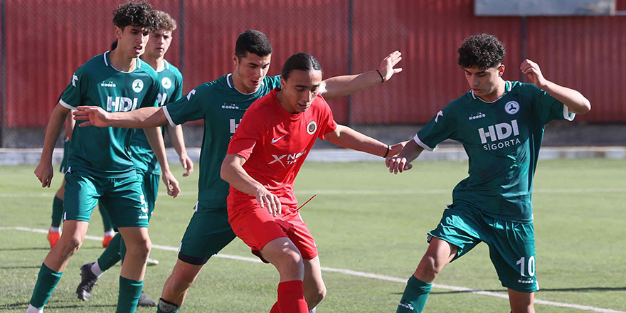 U17’li gençler galip geldi