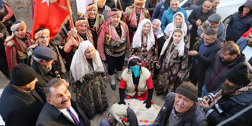 Seymenler ve Bacıerenler, Saya Gezmesi'ne renk kattı