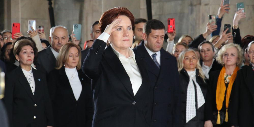 Akşener Anıtkabir'i ziyaret etti